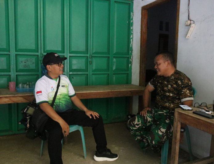 Sinergi TNI dan Kepala Desa Percepat Pembangunan Jalan TMMD di Gumelem Kulon