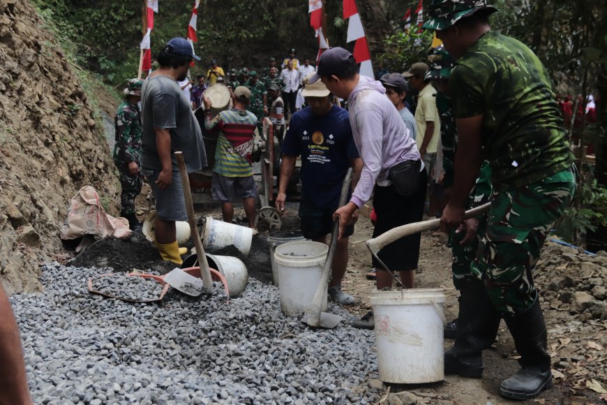 Jalan Harapan Mulai Terbentang TMMD Reguler ke-129 Wujudkan Akses Baru bagi Warga Gumelem Kulon