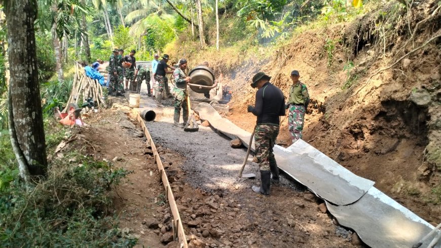 Semangat Gotong Royong Antar Rabat Beton TMMD Capai 12 Persen