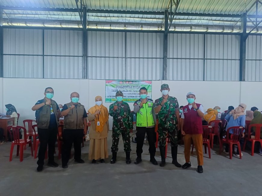 Di Balik Pembangunan TMMD Hadir Kepedulian Kesehatan untuk Warga Gumelem Kulon