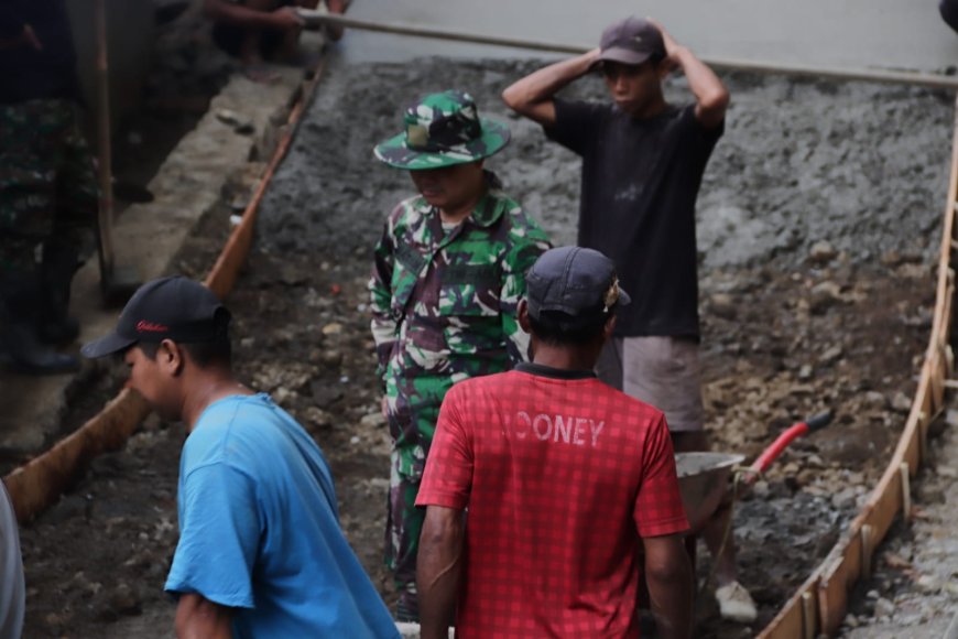 Dorongan Angkong Pratu Sitorus dan Warga Menjadi Tenaga Penggerak Jalan Baru di Gumelem Kulon
