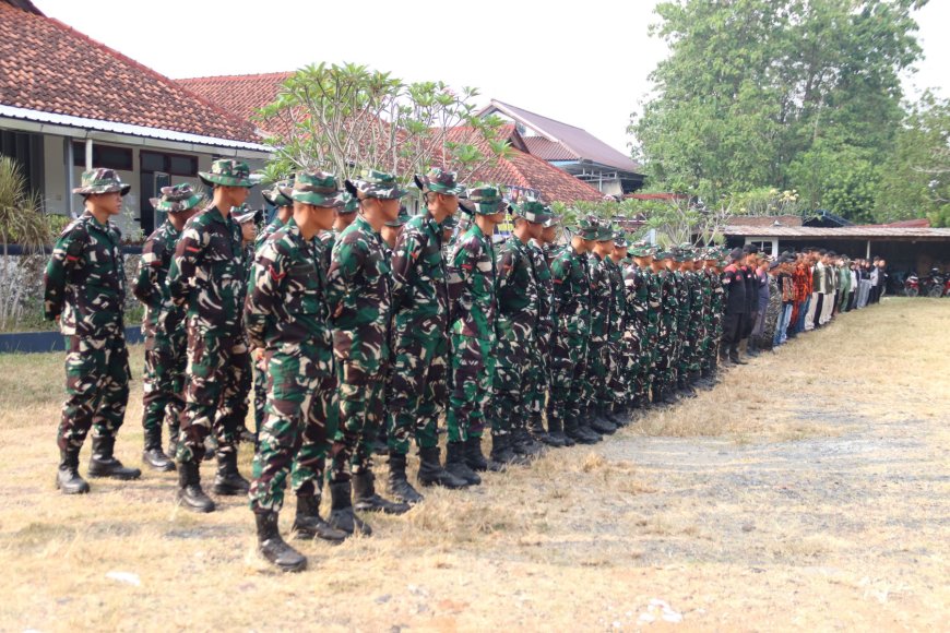 Kasdim Banjarnegara Pimpin Apel Bersih Selokan Wujud Nyata TMMD Peduli Lingkungan