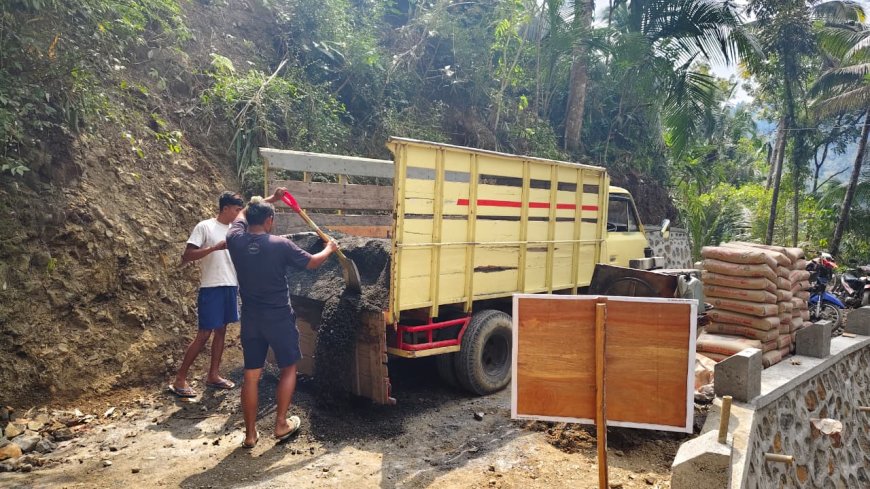 Margono Bongkar Pasir untuk TMMD Reguler ke-129
