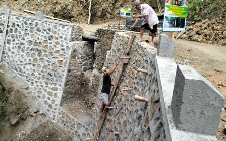 Suhardi Pantang Menyerah Talud TMMD Kini Capai 70 Persen