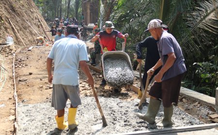 Angkong Tak Pernah Berhenti Semangat Pratu Angga Menggerakkan Pembangunan TMMD
