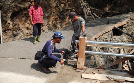 Tak Sekadar Mengawasi Wondo Menjaga Mimpi Warga di Setiap Meter Jalan TMMD