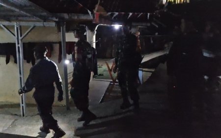 Babinsa Koramil 04 Karangkobar Melaksanakan Patroli Siskamling Bersama Linmas Dan Warga
