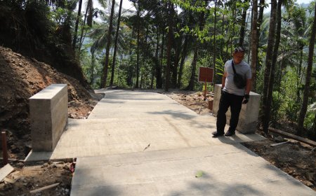 Tinggal Pengacian Brug TMMD Gumelem Kulon Siap Jadi Penghubung Harapan Warga