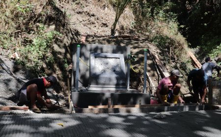 Tugu Prasasti Mulai Menjulang Menjadi Penanda Sejarah TMMD di Gumelem Kulon