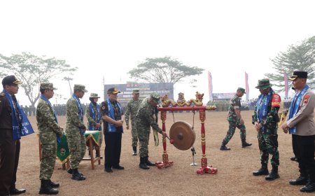 Sekali Pukul Gong Tanda TMMD ke-129 Berakhir Gotong Royong Tetap Bergema