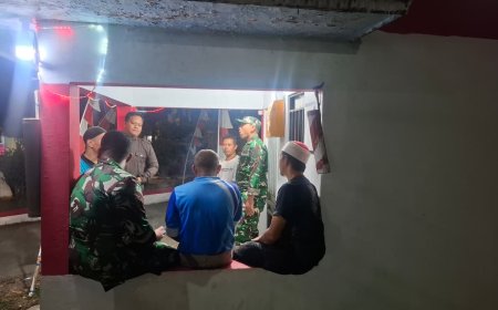 Babinsa Koramil 12 Sigaluh Patroli Siskamling Bersama Warga Cegah Gangguan Kamtibmas