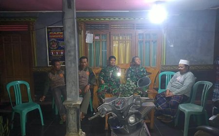 Menciptakan Keamanan Lingkungan Babinsa Koramil 17 Wanayasa melaksanakan Patroli Malam