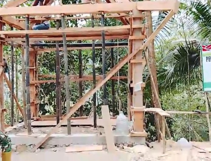 Pos Kamling Beratap Limas Ikon Baru Kebersamaan Warga Gumelem Kulon
