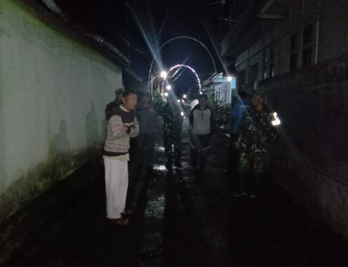 Ciptakan suasana Aman Babinsa patroli di wilayah Koramil 06/Kalibening