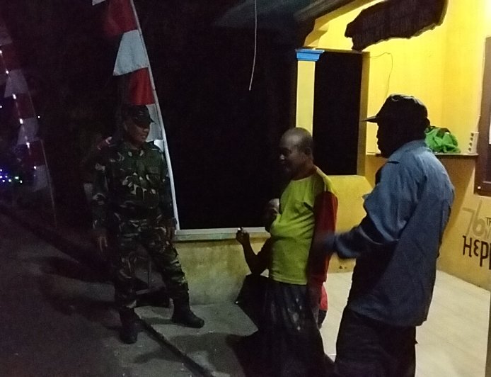 Bersama Linmas dan Babinsa Melaksanakan Patroli Malam