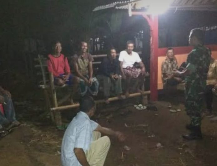 Babinsa Laksanakan Patroli Malam Cek Pos Ronda di Desa Purwonegoro