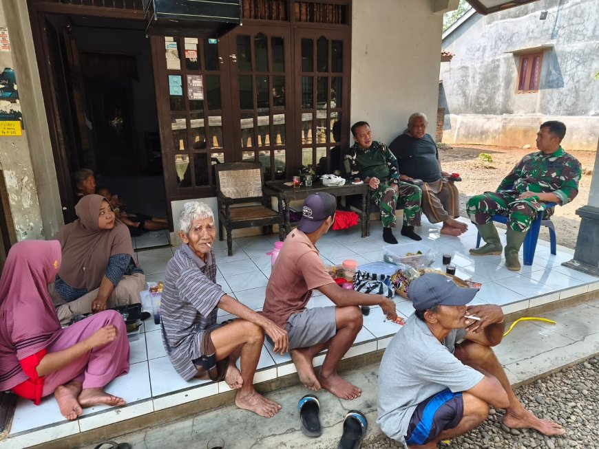 Komsos di Tengah Pekerjaan Peltu Widodo Perkuat Sinergi Bersama Kadus Kunir