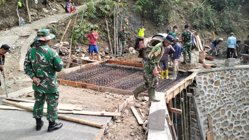 Enam Plat Beton Dibangun TMMD Hadirkan Akses yang Lebih Aman