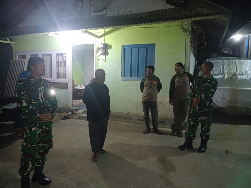 Menciptakan Keamanan Lingkungan Babinsa melaksanakan Patroli Malam
