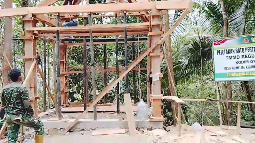 Pos Kamling Beratap Limas Ikon Baru Kebersamaan Warga Gumelem Kulon