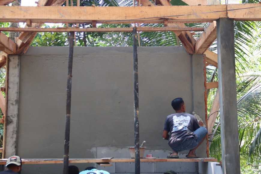 Tangan Sagi Triyono di Balik Kokohnya Pos Kamling TMMD Gumelem Kulon