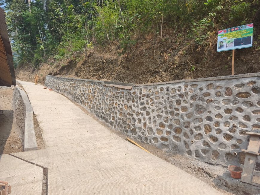 Enam Talud Rampung 100 Persen Gumelem Kulon Makin Kokoh