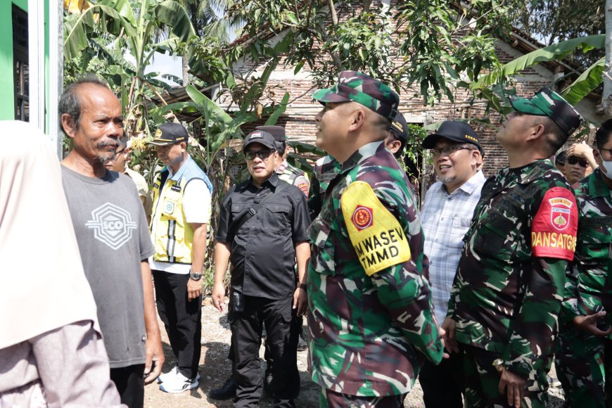 Dandim Nodelismen Hulu Dampingi Tim Wasev Saksikan Perubahan RTLH Pak Toid