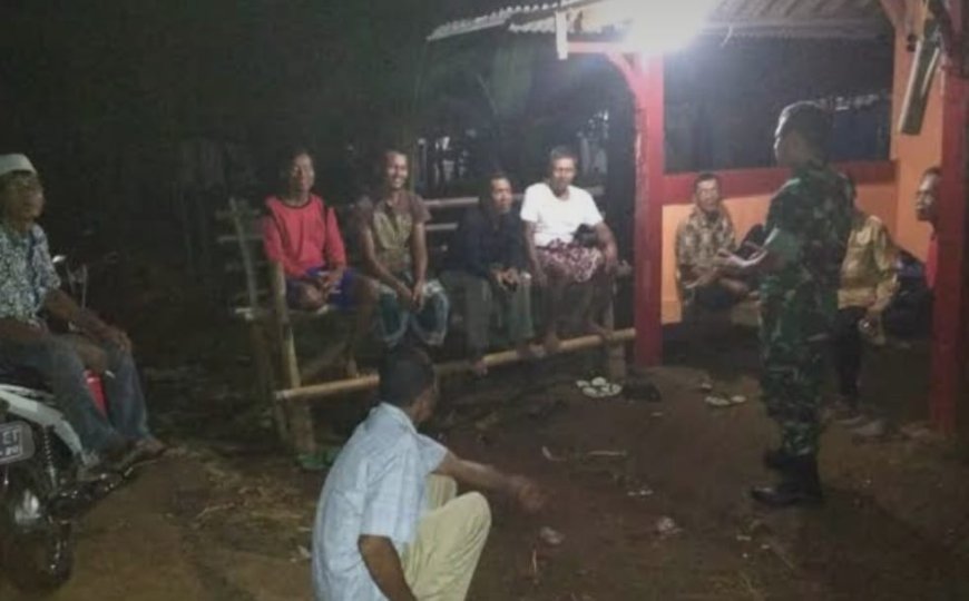 Babinsa Laksanakan Patroli Malam Cek Pos Ronda di Desa Purwonegoro