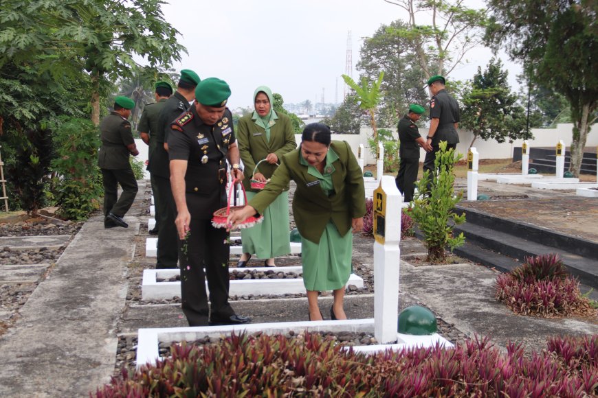 Dandim Banjarnegara Pimpin Ziarah Rombongan Kenang Jasa Pahlawan di HUT ke-65 Korem 071 Wijayakusuma