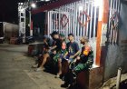 Membaur Bersama Masyarakat Babinsa Laksanakan Patroli Siskamling Guna Ciptakan Keamanan Lingkungan