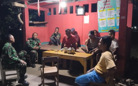 Babinsa Koramil 09 Susukan Sambangi Pos Kamling, Perkuat Keamanan dan Kebersamaan Warga