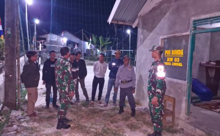 Babinsa Patroli Siskamling Bersama Warga Dan Linmas Jaga Keamanan dan Ketertiban Lingkungan