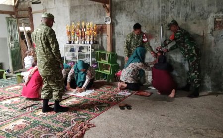 Babinsa dampingi kegiatan Posyandu Margo Rahayu 1 Wujud Kepedulian TNI terhadap Kesehatan Balita di Wilayah Binaan