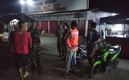 Patroli Malam Babinsa Koramil 15 Rakit dan Linmas Jaga Kondusifitas Wilayah