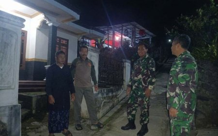 Menciptakan Keamanan Lingkungan Babinsa Koramil 17/Wanayasa melaksanakan Patroli Malam