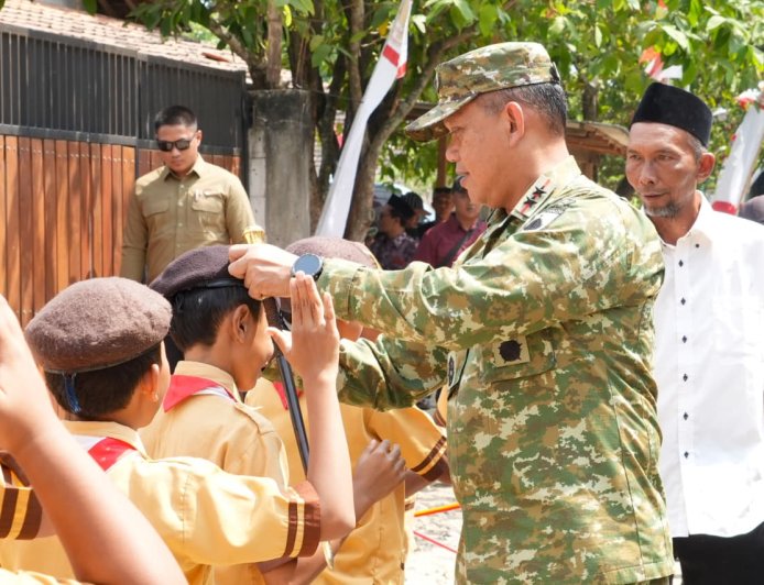 Pangdam IV Diponegoro Tinjau Jembatan Gantung Merah Putih dan Resmikan Sumur Bor di Pati