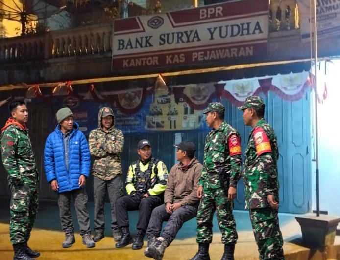 Koramil 16 Pejawaran Gelar Patroli Bersama Komponen Masyarakat Guna Ciptakan Kondisi Yang Aman