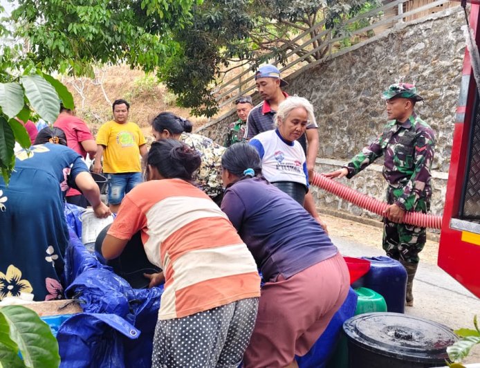 Ringankan Krisis Air Bersih Kodim 0704 Banjarnegara Salurkan 70 Ribu Liter Air ke Dua Wilayah