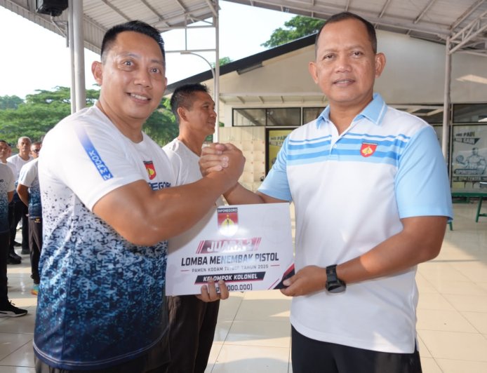 Pangdam IV/Diponegoro Apresiasi Pamen Berprestasi dalam Lomba Menembak dan Renmil
