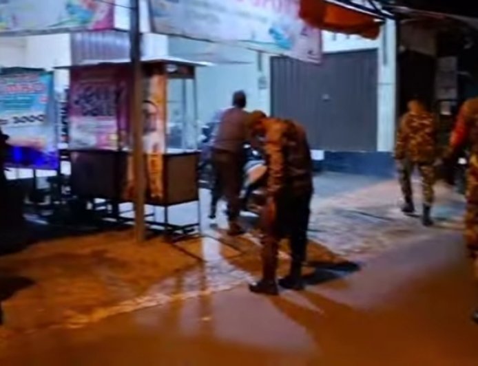 Patroli Gabungan TNI Perkuat Siskamling