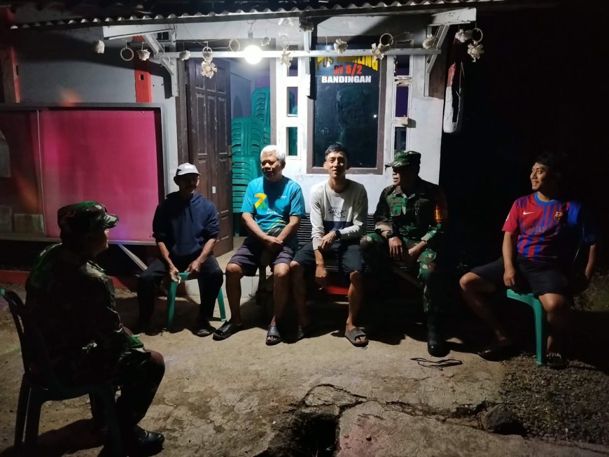 Babinsa Patroli Siskamling Bersama Warga Jaga Keamanan dan Ketertiban Lingkungan