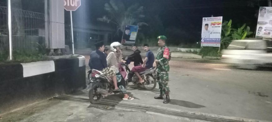 Ciptakan Rasa Aman Babinsa Koramil 08 Purwanegara Melaksanakan Patroli Rutin