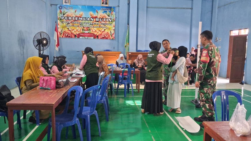 Babinsa Dan Bidan Desa Bersinergi Dalam Kegiatan Posyandu