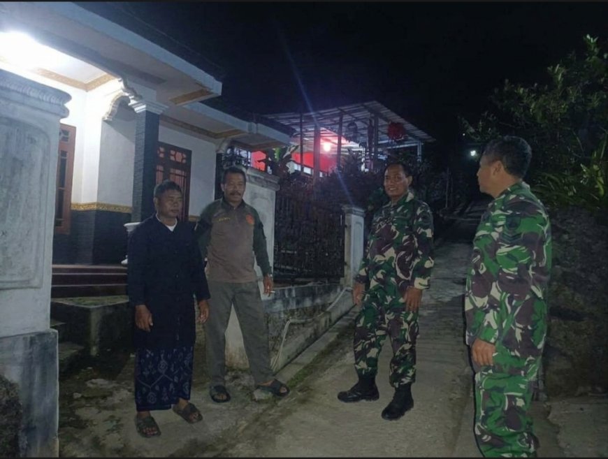 Menciptakan Keamanan Lingkungan Babinsa Koramil 17/Wanayasa melaksanakan Patroli Malam