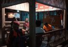 Perkuat Keamanan Lingkungan, Babinsa Koramil 15/Rakit Patroli Malam Bersama Pemuda Pancasila