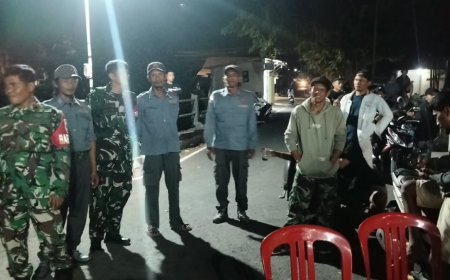 Guna Terciptanya suasana Aman Babinsa patroli bersama Linmas desa Panggisari