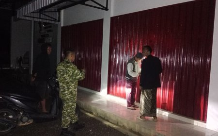 Pastikan lingkungan dan Fasilitas di wilayah aman, Babinsa laksanakan patroli di Desa Binaan