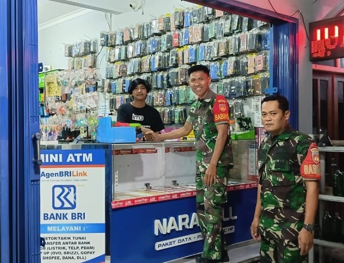 Babinsa Koramil 18/Pagentan Melaksanakan Patroli Malam Guna Memastikan Keamanan Wilayah