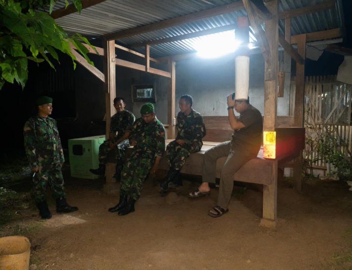 Koramil 03 Wanadadi Patroli Siskamling Ajak Warga Gumingsir Waspadai Kebakaran di Musim Kemarau