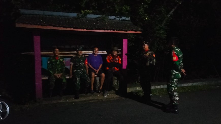 Menjaga keamanan wilayah Koramil 11/Punggelan Gelar Patroli Malam bersama Ormas